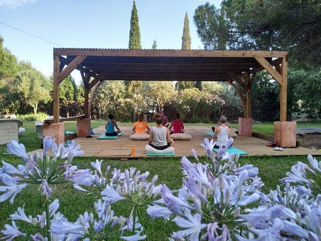 3 días de retiro saludable con yoga, meditación, naturaleza, senderismo en Pineda de Mar, Barcelona